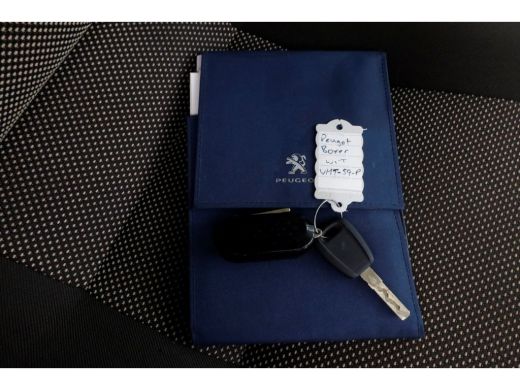 Peugeot Boxer 2.0 BlueHDI 130pk L2H2 Pro Airco/Camera 04-2019 ActivLease financial lease