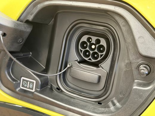 Peugeot e-208 GT | Adaptieve cruise control met Stop&Go functie | Elektrische parkeerrem | Elektrische parkeerrem ActivLease financial lease