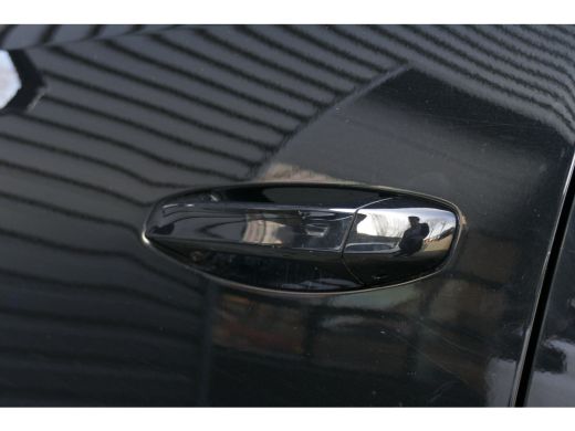 Peugeot e-3008 73KWH 325PK DUAL MOTOR LAUNCH EDITION AUTOMAAT / NAVI / LEDER / CLIMA / PDC / CAMERA V+A / PANO.D... ActivLease financial lease