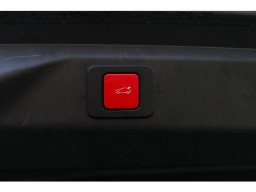 Peugeot e-3008 73KWH 325PK DUAL MOTOR LAUNCH EDITION AUTOMAAT / NAVI / LEDER / CLIMA / PDC / CAMERA V+A / PANO.D... ActivLease financial lease