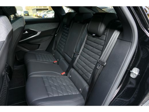 Peugeot e-3008 73KWH 325PK DUAL MOTOR LAUNCH EDITION AUTOMAAT / NAVI / LEDER / CLIMA / PDC / CAMERA V+A / PANO.D... ActivLease financial lease