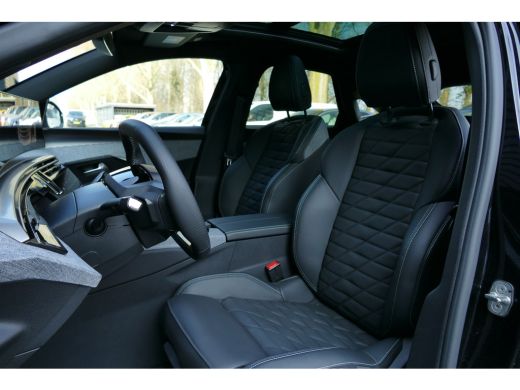 Peugeot e-3008 73KWH 325PK DUAL MOTOR LAUNCH EDITION AUTOMAAT / NAVI / LEDER / CLIMA / PDC / CAMERA V+A / PANO.D... ActivLease financial lease