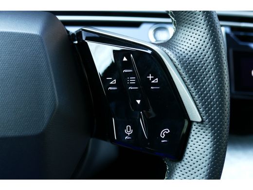 Peugeot e-3008 73KWH 325PK DUAL MOTOR LAUNCH EDITION AUTOMAAT / NAVI / LEDER / CLIMA / PDC / CAMERA V+A / PANO.D... ActivLease financial lease