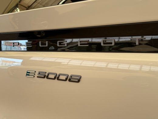 Peugeot e-5008 GT Exclusive 73 kWh | 2 stoelen op derde rij | Achteruitrijcamera | Apple Carplay/Android Auto|te... ActivLease financial lease