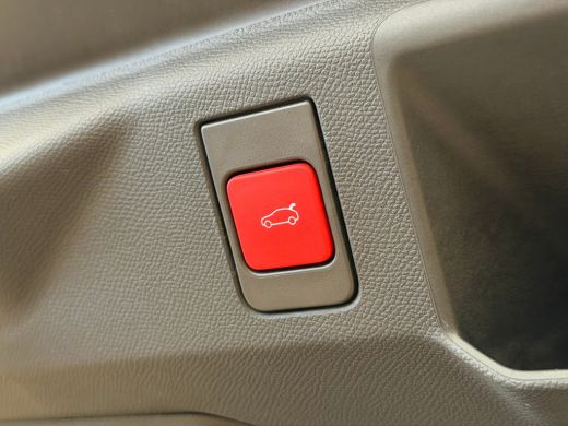 Peugeot e-5008 GT Exclusive 73 kWh | 2 stoelen op derde rij | Achteruitrijcamera | Apple Carplay/Android Auto|te... ActivLease financial lease