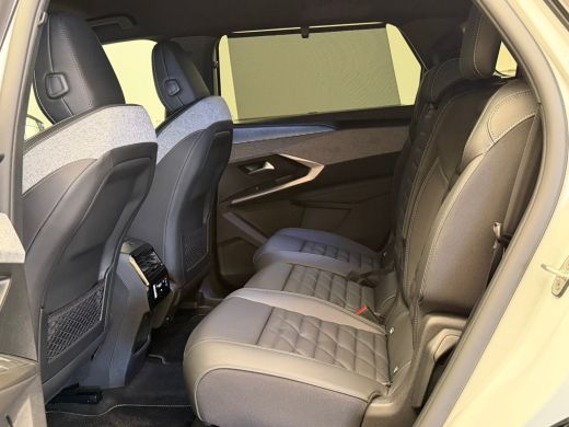 Peugeot e-5008 GT Exclusive 73 kWh | 2 stoelen op derde rij | Achteruitrijcamera | Apple Carplay/Android Auto|te... ActivLease financial lease