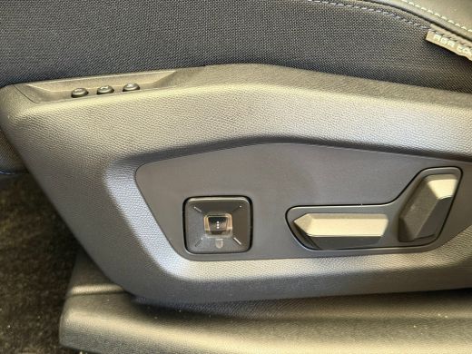 Peugeot e-5008 GT Exclusive 73 kWh | 2 stoelen op derde rij | Achteruitrijcamera | Apple Carplay/Android Auto|te... ActivLease financial lease