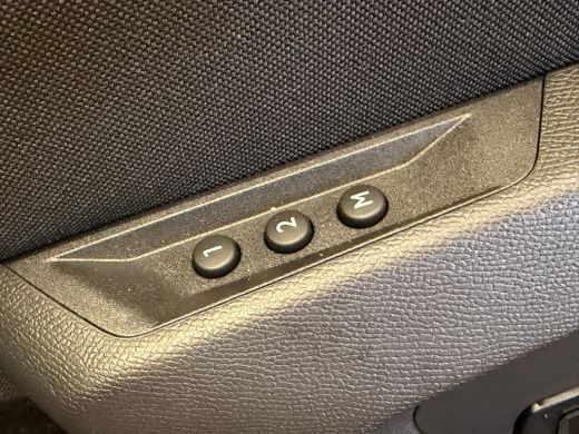 Peugeot e-5008 GT Exclusive 73 kWh | 2 stoelen op derde rij | Achteruitrijcamera | Apple Carplay/Android Auto|te... ActivLease financial lease