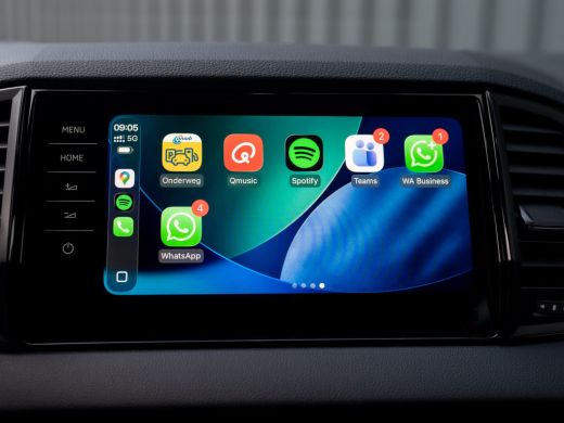 Skoda Karoq 1.5 TSI ACT Sportline Business | Elk. A-klep | Camera | Lane Assist | Stoel & Stuur verw. | Prijs... ActivLease financial lease