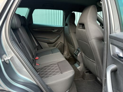 Skoda Karoq 1.5 TSI ACT Sportline Business | Elk. A-klep | Camera | Lane Assist | Stoel & Stuur verw. | Prijs... ActivLease financial lease