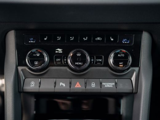 Skoda Karoq 1.5 TSI ACT Sportline Business | Leder | Camera | Adapt. Cruise control | Stoel & Stuur verw. | P... ActivLease financial lease