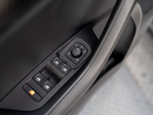 Skoda Karoq 1.5 TSI ACT Sportline Business | Leder | Camera | Adapt. Cruise control | Stoel & Stuur verw. | P... ActivLease financial lease