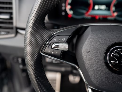 Skoda Karoq 1.5 TSI ACT Sportline Business | Leder | Camera | Adapt. Cruise control | Stoel & Stuur verw. | P... ActivLease financial lease