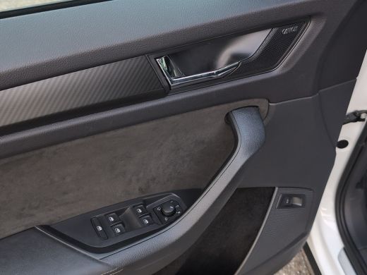 Skoda Kodiaq 1.5 TSI Sportline Business | Adap. cruise control | Pano | Camera | Stoelverwarming | | Achteruit... ActivLease financial lease