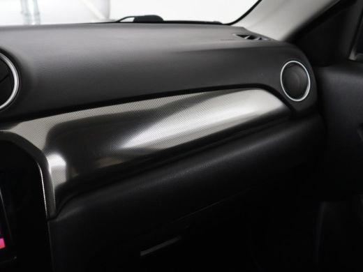 Suzuki Vitara 1.4 Boosterjet Style Smart Hybrid | Panoramadak | Leder/Alcantara | Stoelverwarming | Trekhaak | ... ActivLease financial lease
