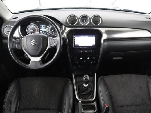 Suzuki Vitara 1.4 Boosterjet Style Smart Hybrid | Panoramadak | Leder/Alcantara | Stoelverwarming | Trekhaak | ... ActivLease financial lease