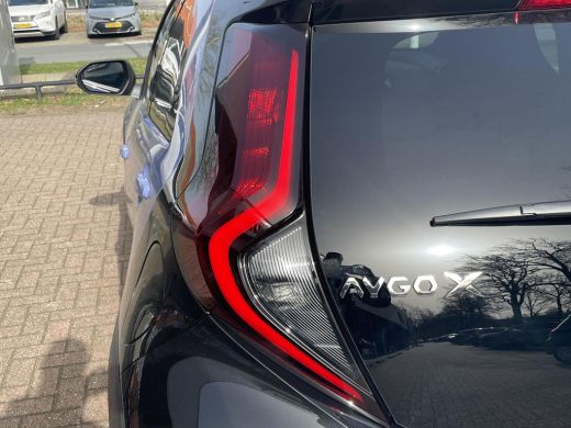 Toyota Aygo Hybrid 115 envy ActivLease financial lease