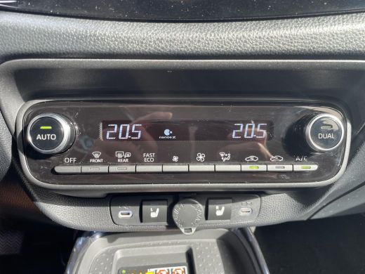 Toyota Aygo Hybrid 115 envy ActivLease financial lease