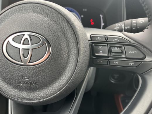 Toyota Aygo Hybrid 115 pulse | Cinnamon met zwart dak | Nieuw uit voorraad leverbaar | ActivLease financial lease