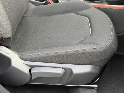 Toyota Aygo Hybrid 115 pulse | Cinnamon met zwart dak | Nieuw uit voorraad leverbaar | ActivLease financial lease