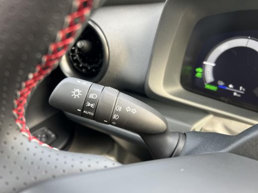 Toyota C-HR 2.0 Plug-in Hybrid 220 GR SPORT ActivLease financial lease