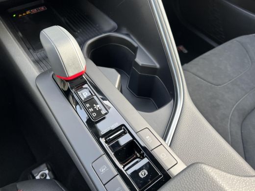 Toyota C-HR 2.0 Plug-in Hybrid 220 GR SPORT ActivLease financial lease