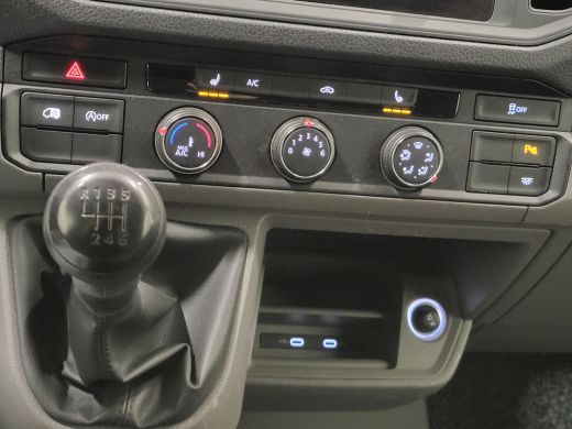 Volkswagen Crafter 2.0TDI 140pk L4/H3 3000kg Trekkracht Euro 6! ActivLease financial lease