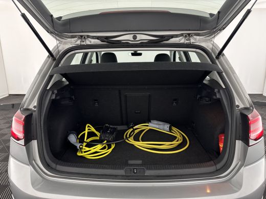Volkswagen e-Golf {SOH-91%} (INCL-BTW) Aut. *HEATPUMP | ADAPTIVE-CRUISE | DIGI-COCKPIT | FULL-LED | NAVI-FULLMAP | ... ActivLease financial lease