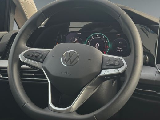 Volkswagen Golf 1.5 204pk eHybrid Life Edition Zijruiten achter en achterruit getint | Navigatie 'Discover' | Ach... ActivLease financial lease