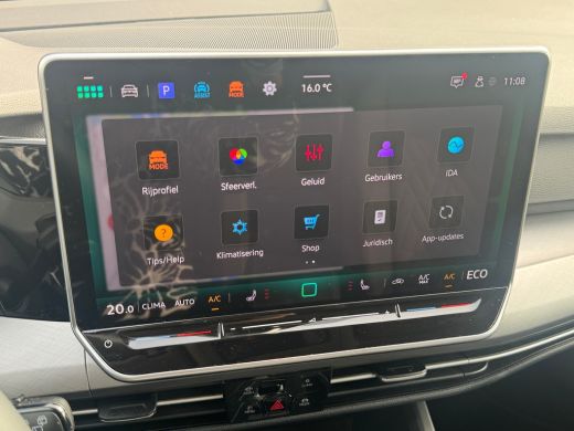 Volkswagen Golf 1.5 204pk eHybrid Life Edition Zijruiten achter en achterruit getint | Navigatie 'Discover' | Ach... ActivLease financial lease