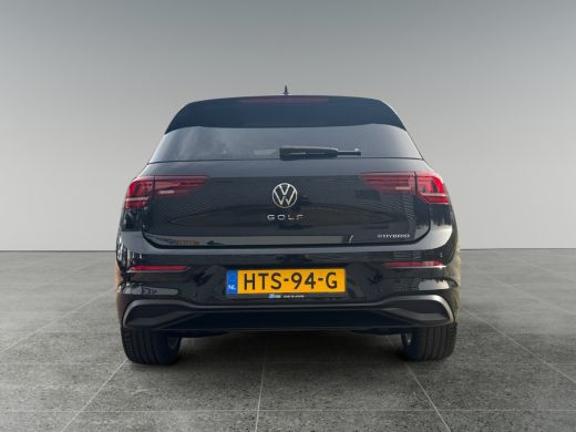 Volkswagen Golf 1.5 204pk eHybrid Life Edition Zijruiten achter en achterruit getint | Navigatie 'Discover' | Ach... ActivLease financial lease