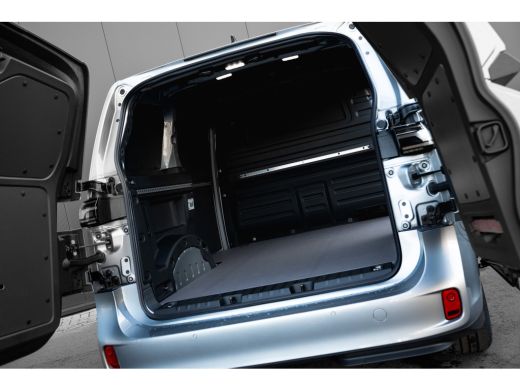 Volkswagen ID. Buzz Cargo Bulli 4-Motion | Achterdeuren | 360 Camera | IQ-Light | Trekhaak | 20 " ActivLease financial lease