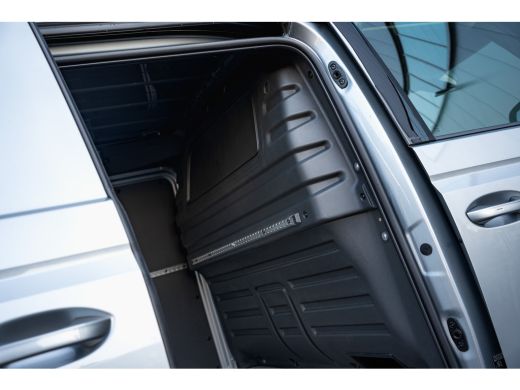 Volkswagen ID. Buzz Cargo Bulli 4-Motion | Achterdeuren | 360 Camera | IQ-Light | Trekhaak | 20 " ActivLease financial lease