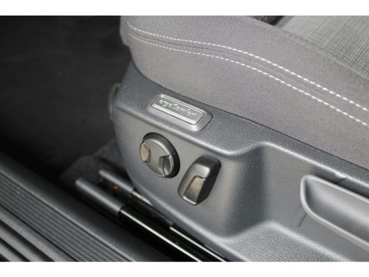 Volkswagen Passat 1.5 TSI Business | Adaptieve cruise control | Climate control | Keyless start | Apple carplay | ActivLease financial lease