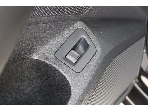 Volkswagen Passat 1.5 TSI Business | Adaptieve cruise control | Climate control | Keyless start | Apple carplay | ActivLease financial lease