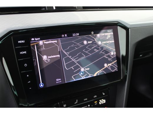 Volkswagen Passat 1.5 TSI Business | Adaptieve cruise control | Climate control | Keyless start | Apple carplay | ActivLease financial lease