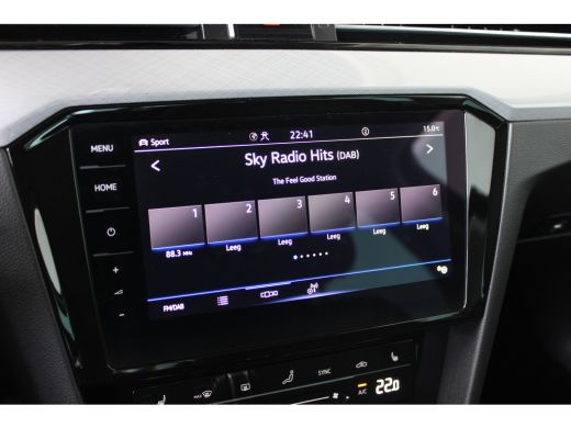 Volkswagen Passat 1.5 TSI Business | Adaptieve cruise control | Climate control | Keyless start | Apple carplay | ActivLease financial lease