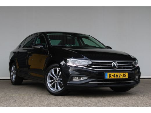 Volkswagen Passat 1.5 TSI Business | Adaptieve cruise control | Climate control | Keyless start | Apple carplay | ActivLease financial lease
