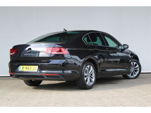 Volkswagen Passat 1.5 TSI Business | Adaptieve cruise control | Climate control | Keyless start | Apple carplay | ActivLease financial lease