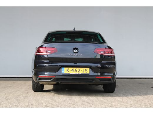 Volkswagen Passat 1.5 TSI Business | Adaptieve cruise control | Climate control | Keyless start | Apple carplay | ActivLease financial lease