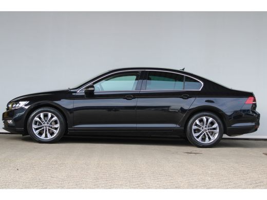 Volkswagen Passat 1.5 TSI Business | Adaptieve cruise control | Climate control | Keyless start | Apple carplay | ActivLease financial lease