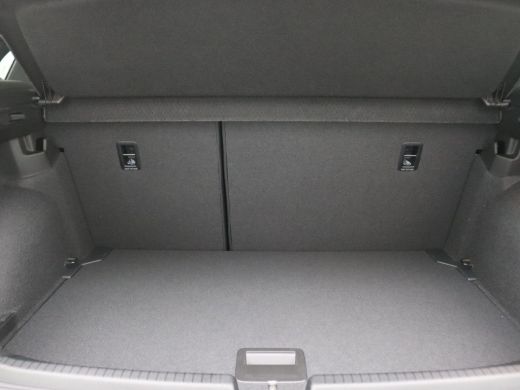 Volkswagen Polo 1.0 TSI R-Line Edition 110PK DSG Pano-Schuifdak, Keyless, Matrix LED-Verlichting, Side Assist, Ad... ActivLease financial lease