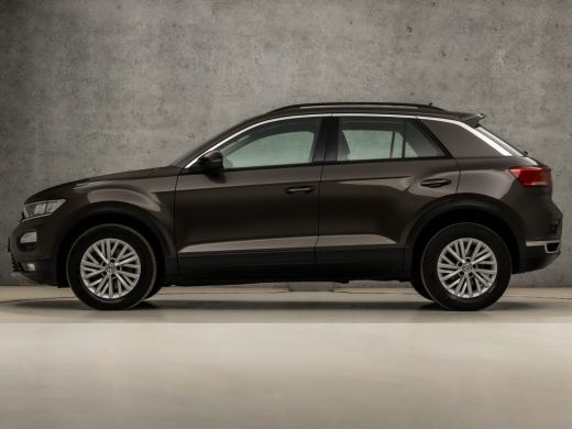 Volkswagen T-Roc 1.0 TSI Sport (APPLE CARPLAY, GROOT NAVI, ADAPTIVE CRUISE, PARKEERSENSOREN, SPORTSTOELEN, LANE AS... ActivLease financial lease