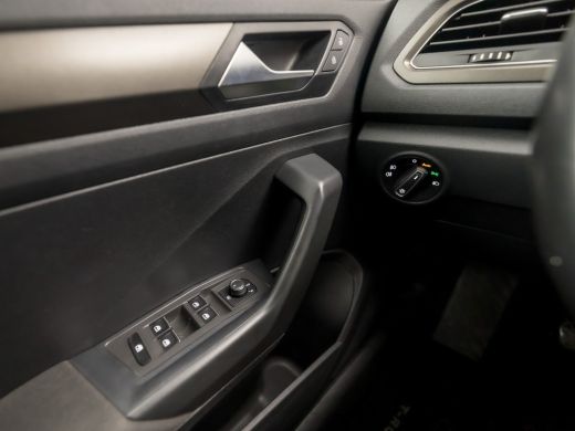 Volkswagen T-Roc 1.0 TSI Sport (APPLE CARPLAY, GROOT NAVI, ADAPTIVE CRUISE, PARKEERSENSOREN, SPORTSTOELEN, LANE AS... ActivLease financial lease