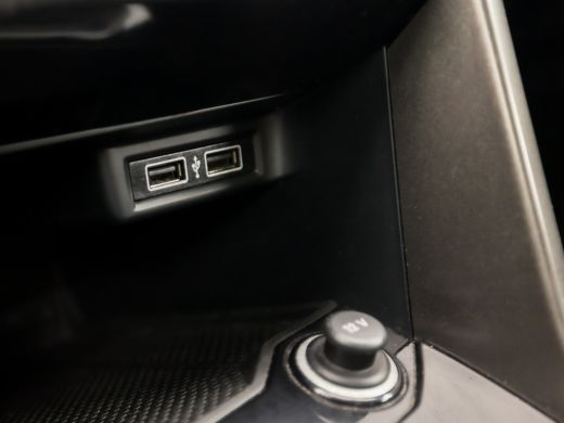 Volkswagen T-Roc 1.0 TSI Sport (APPLE CARPLAY, GROOT NAVI, ADAPTIVE CRUISE, PARKEERSENSOREN, SPORTSTOELEN, LANE AS... ActivLease financial lease