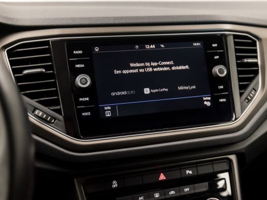 Volkswagen T-Roc 1.0 TSI Sport (APPLE CARPLAY, GROOT NAVI, ADAPTIVE CRUISE, PARKEERSENSOREN, SPORTSTOELEN, LANE AS... ActivLease financial lease