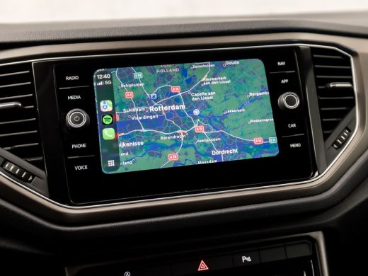 Volkswagen T-Roc 1.0 TSI Sport (APPLE CARPLAY, GROOT NAVI, ADAPTIVE CRUISE, PARKEERSENSOREN, SPORTSTOELEN, LANE AS... ActivLease financial lease