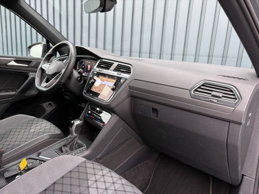Volkswagen Tiguan 1.4 TSI eHybrid R-Line Business+ | Keyless | Black Style | IQ Light | Elk. A-klep | Prijs Rijklaar!! ActivLease financial lease