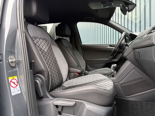 Volkswagen Tiguan 1.4 TSI eHybrid R-Line Business+ | Keyless | Black Style | IQ Light | Elk. A-klep | Prijs Rijklaar!! ActivLease financial lease