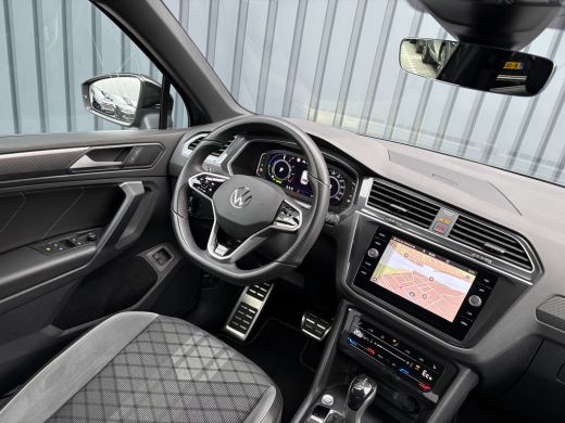 Volkswagen Tiguan 1.4 TSI eHybrid R-Line Business+ | Keyless | Black Style | IQ Light | Elk. A-klep | Prijs Rijklaar!! ActivLease financial lease